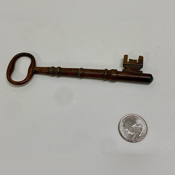 c. 1900 Antique Michigan Industrial Commercial Solid Barrel Skeleton Key - Picture 2 of 10